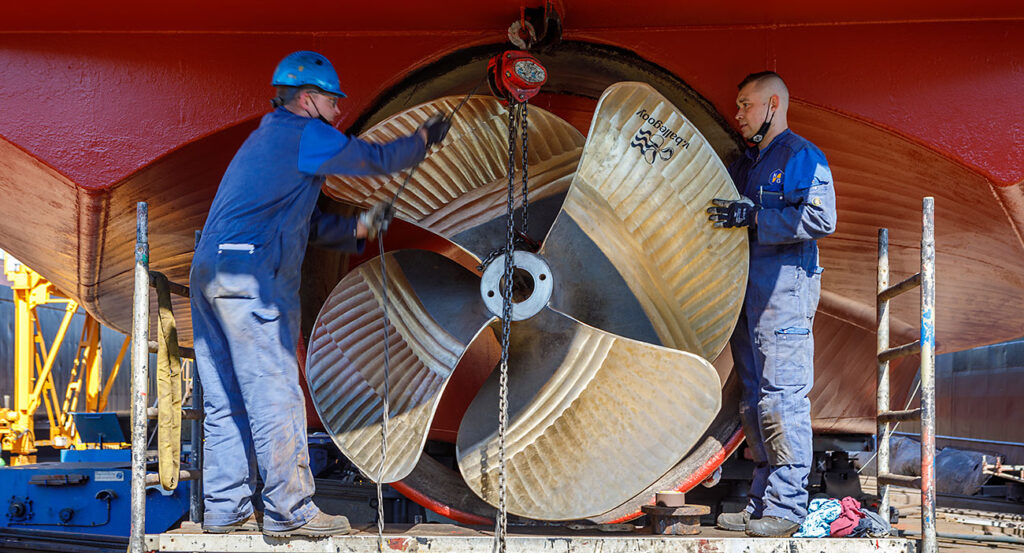 Montage schroef - Nieuwenhuijsen Scheepsbouw