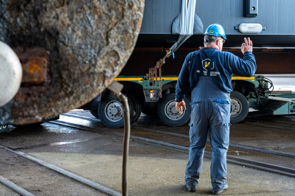 Toezicht transport Nieuwenhuijsen Scheepsbouw