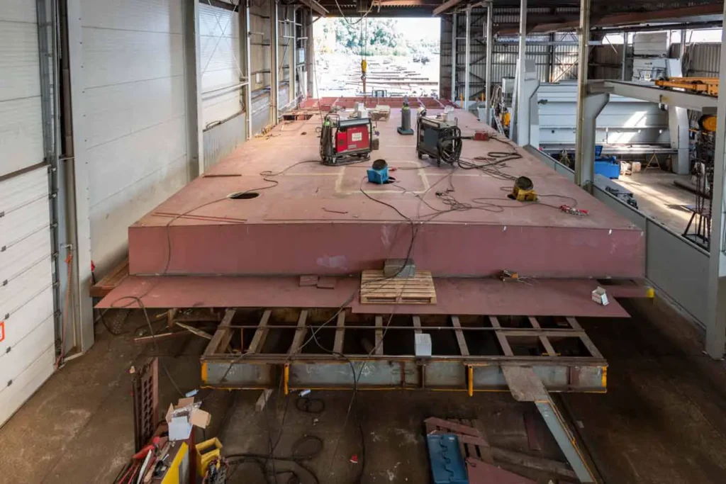Werkplaats ponton Nieuwenhuijsen Scheepsbouw