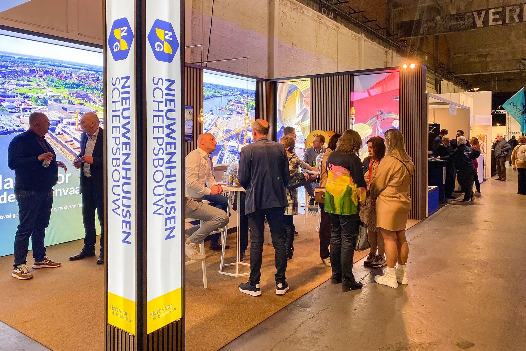 Stand van Nieuwenhuijsen Scheepsbouw op de OSD-beurs met presentatie van maritieme oplossingen | Nieuwenhuijsen Scheepsbouw